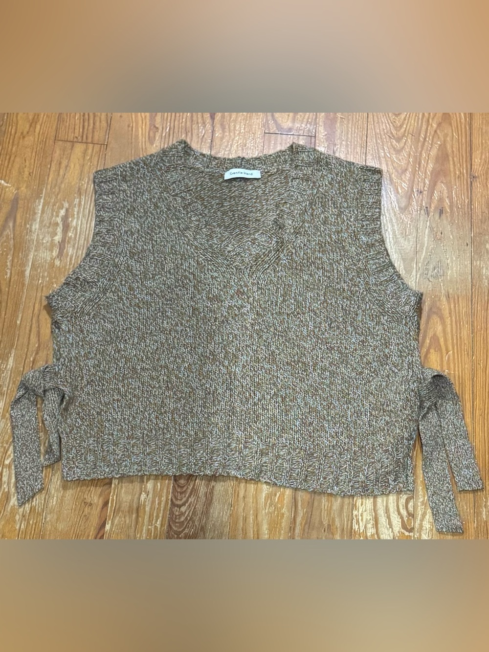 Gentle Herd 100% Wool Sleeveless Knit Tie-Side Sweater Vest